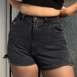 BDG DISTRESSED SHORTS